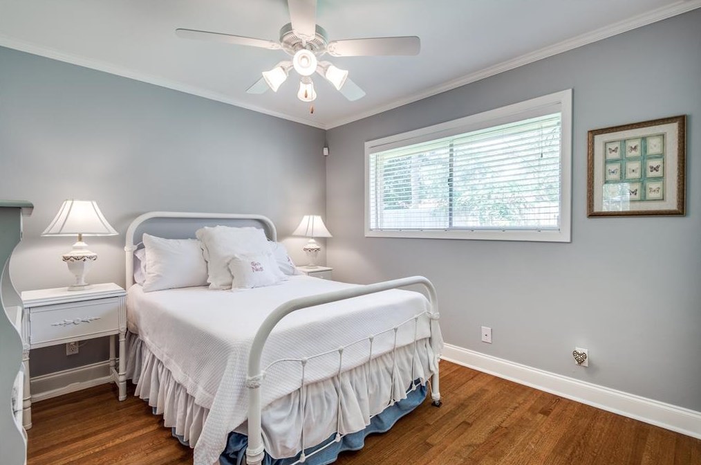 9642 Meadowcroft Dr, Houston TX 77063-3720 exterior