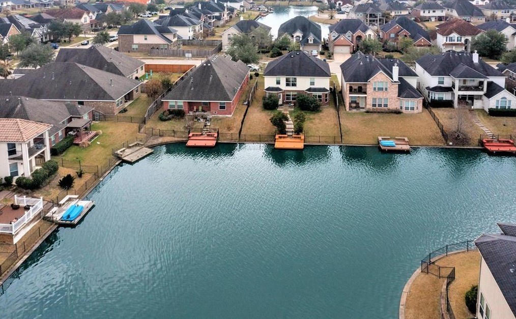 4014 Tuscan Shores Dr, Missouri City TX  77459-6988 exterior