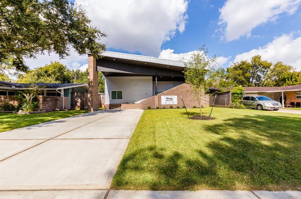 6822 Rowan Ln, Houston TX  77074-6208 exterior