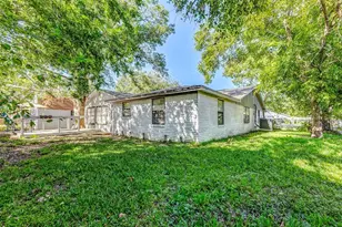 1215 Esther St, Kemah, TX 77565 - Photo 3