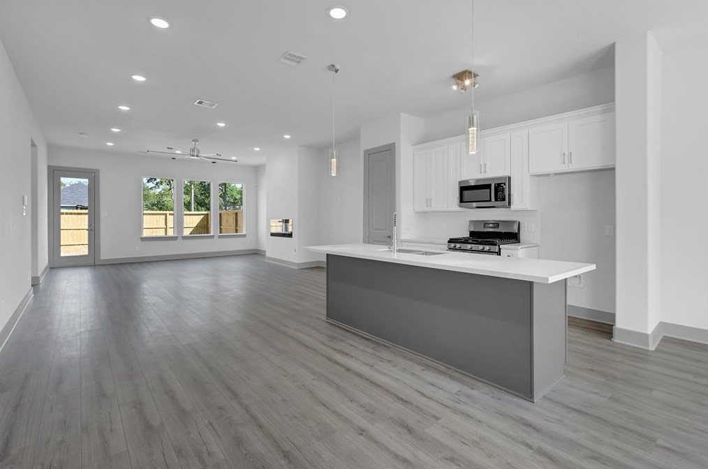 4605 Brinkley St, Houston TX  77051-2803 exterior