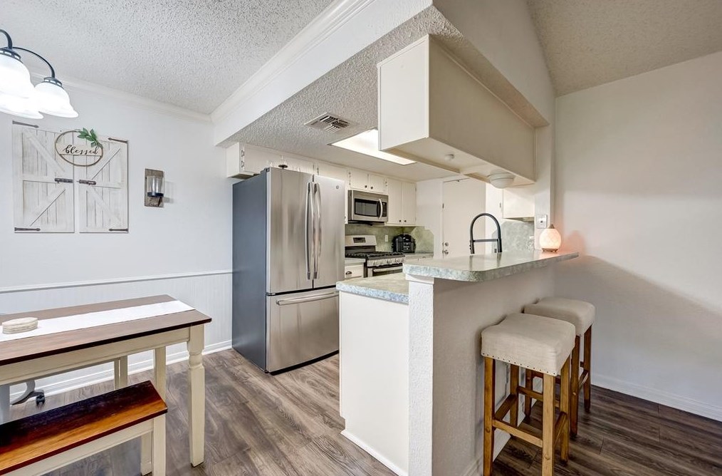 13123 Winding Wood Dr, Houston TX  77038-1742 exterior