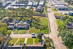 4827 Chantilly Ln, Houston, TX 77092 - Photo 1