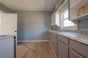 4704 Farmer St, Houston, TX 77020 - Photo 11