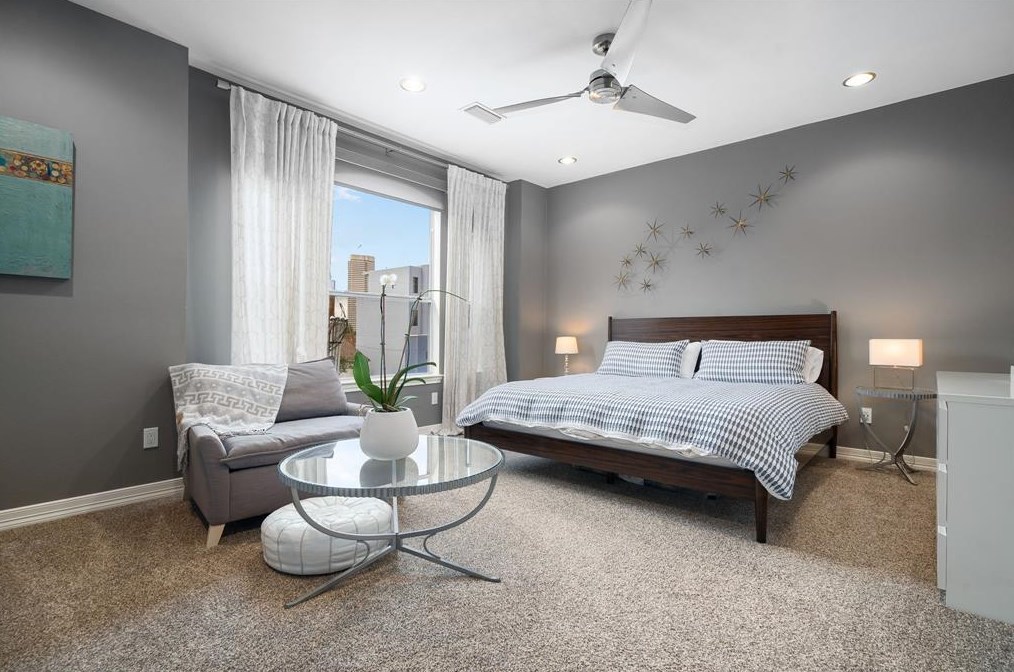 1419 Nevada, Houston TX  77006-1021 exterior