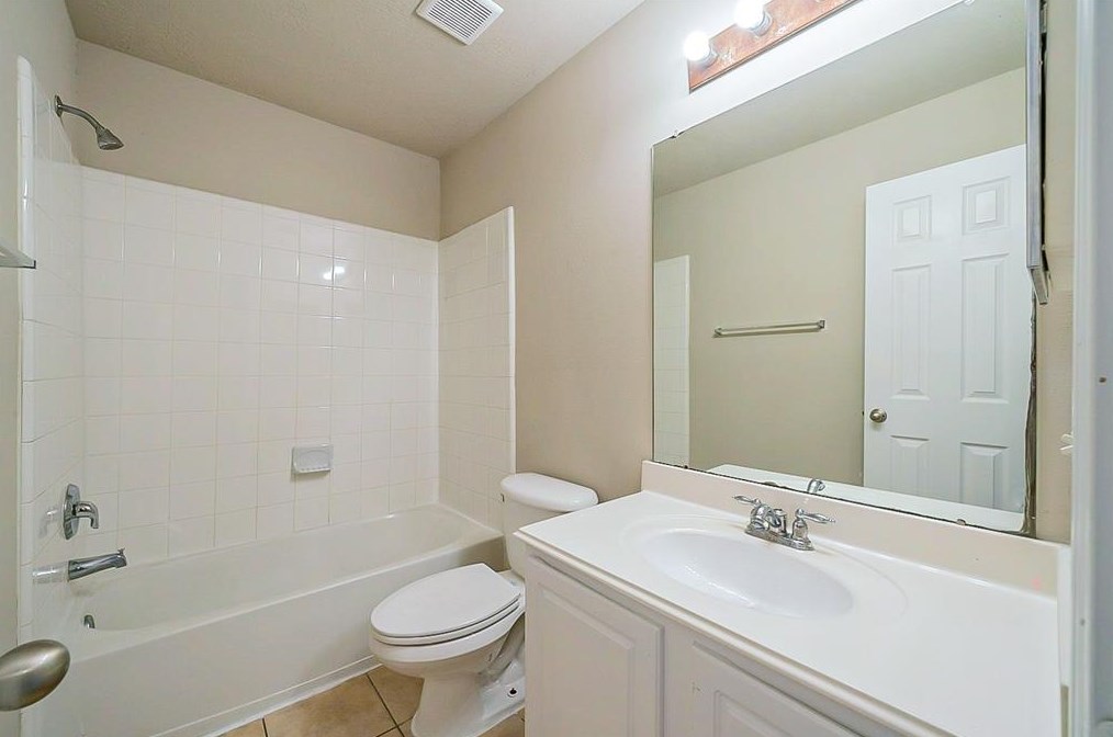 14334 Mooreview Ln, Houston TX  77014-1484 exterior