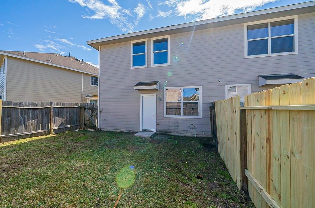 14334 Mooreview Ln, Houston TX  77014-1484 exterior