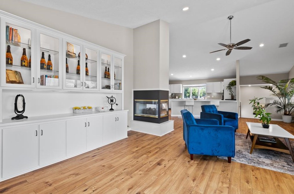 2523 Baycrest Dr, Houston TX  exterior