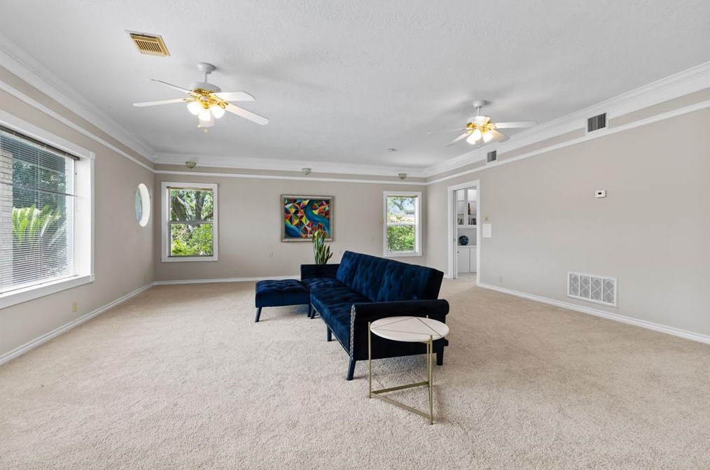 2523 Baycrest Dr, Houston TX  exterior