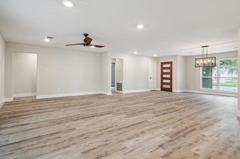5466 Beechnut St, Houston TX  77096-1422 exterior