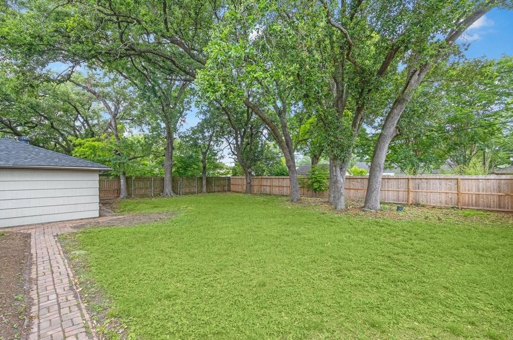 5466 Beechnut St, Houston TX  77096-1422 exterior