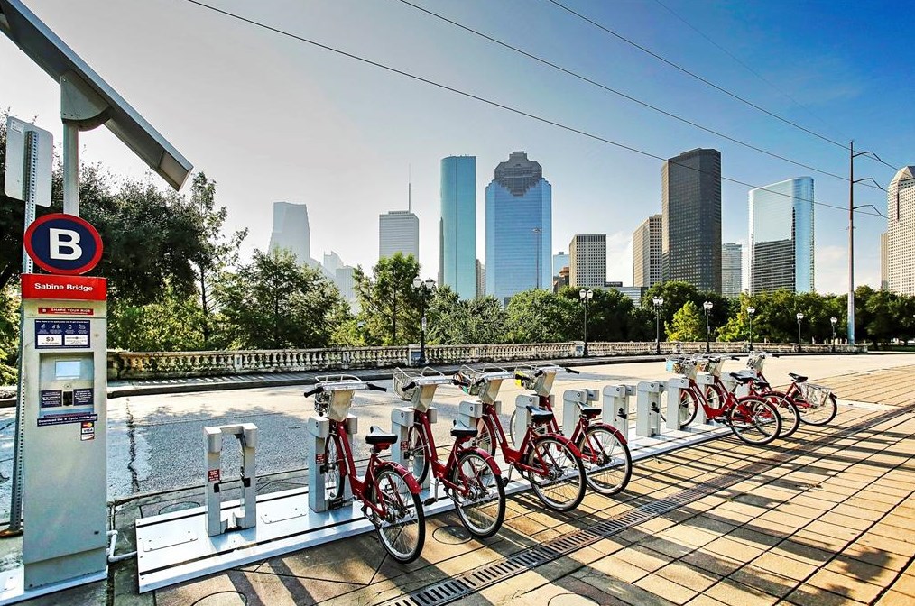 5466 Beechnut St, Houston TX  77096-1422 exterior
