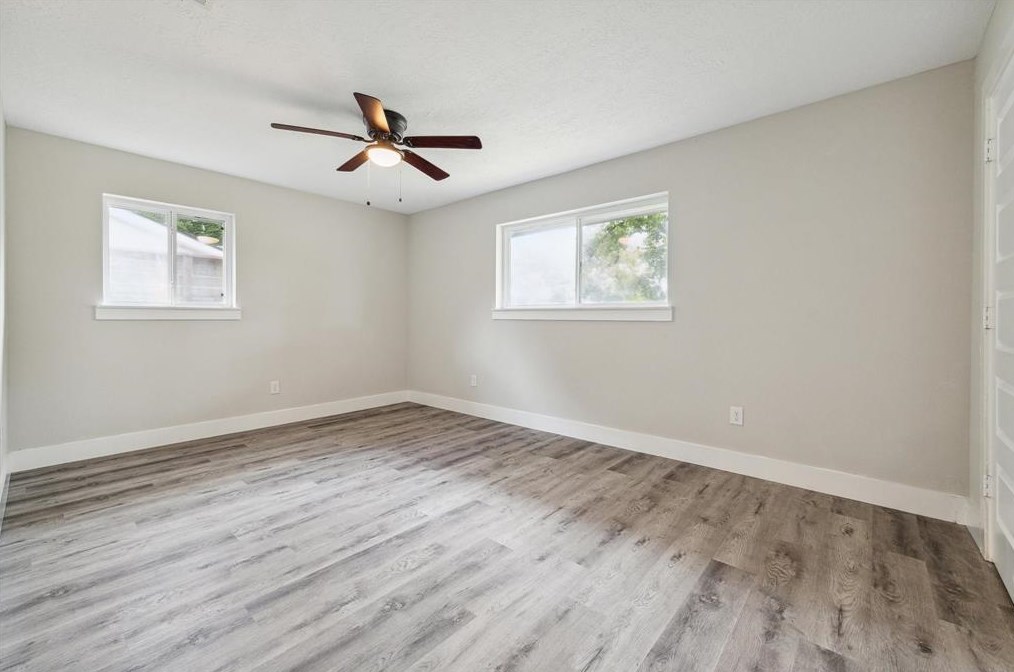 5466 Beechnut St, Houston TX  77096-1422 exterior