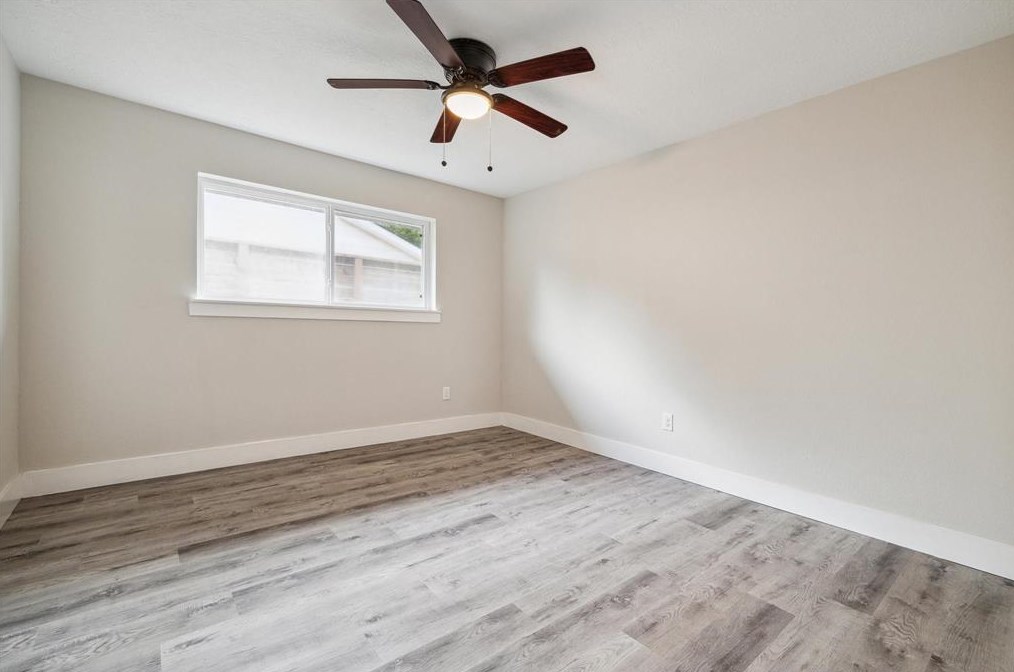 5466 Beechnut St, Houston TX  77096-1422 exterior