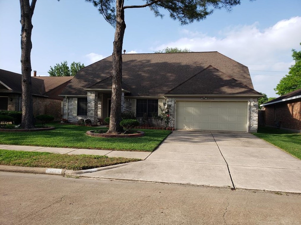 9106 Walnut Glen Dr, Houston TX  77064-9401 exterior