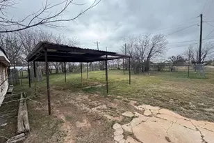 610 W Garrison Ave, Electra, TX 76360 - Photo 19