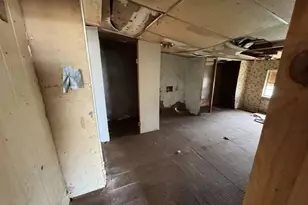 610 W Garrison Ave, Electra, TX 76360 - Photo 9