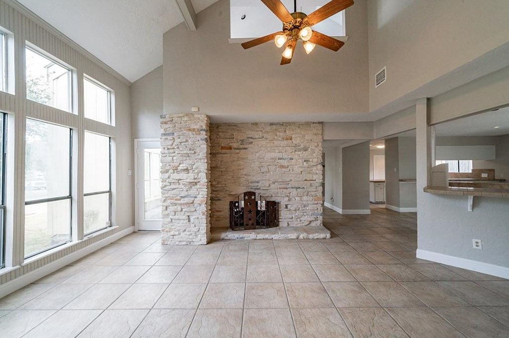 7602 Antoine Dr, Houston TX  77088-4203 exterior