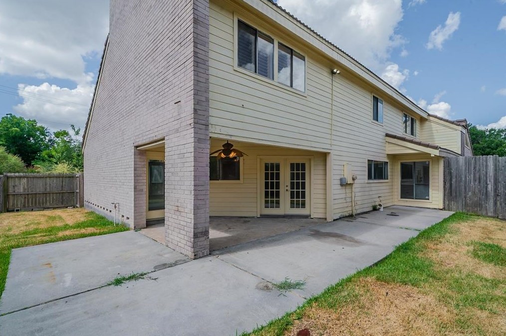 7602 Antoine Dr, Houston TX  77088-4203 exterior