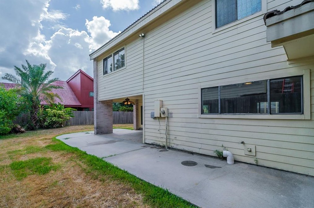 7602 Antoine Dr, Houston TX  77088-4203 exterior