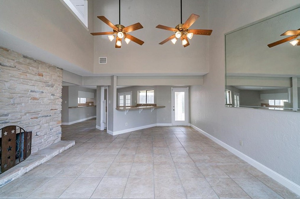 7602 Antoine Dr, Houston TX  77088-4203 exterior