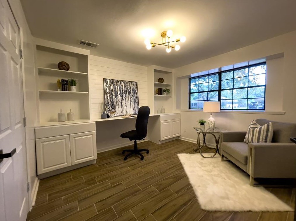 11914 Renwick Dr, Houston TX  77035-4354 exterior