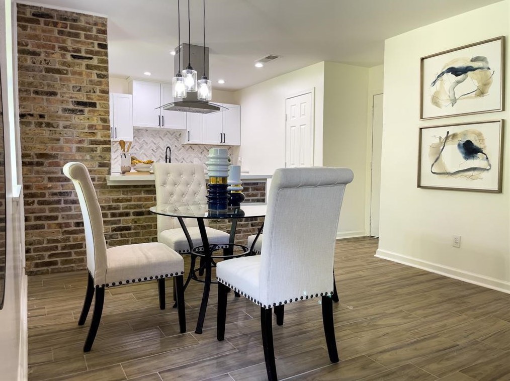 11914 Renwick Dr, Houston TX  77035-4354 exterior