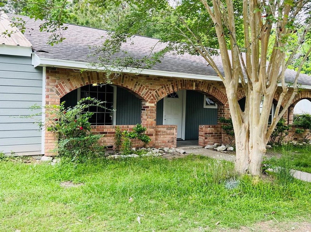142 County Road 322, Cleveland TX  77327-8530 exterior