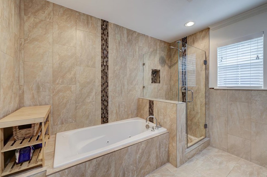 503 Blue Willow Dr, Houston TX  77042-3001 exterior