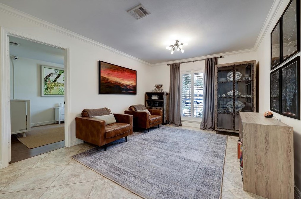 503 Blue Willow Dr, Houston TX  77042-3001 exterior