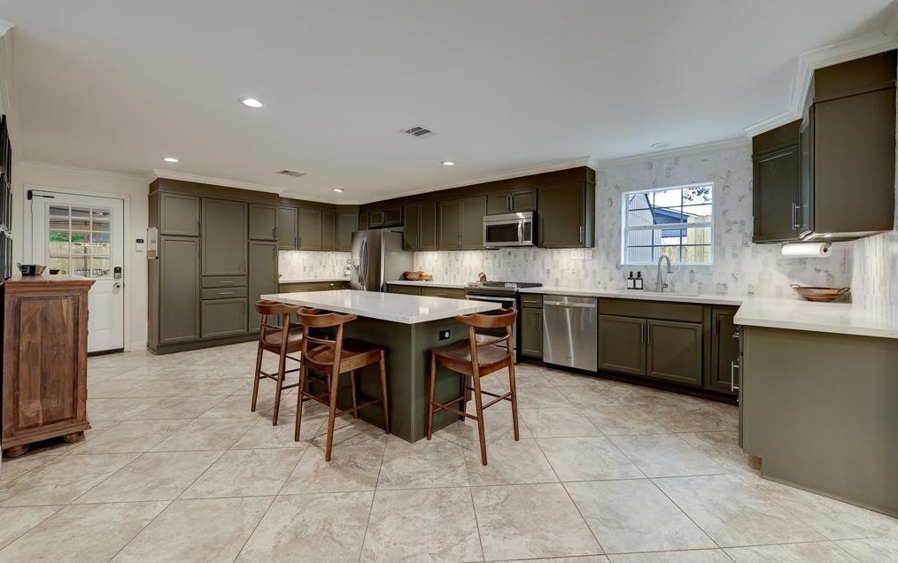 503 Blue Willow Dr, Houston TX  77042-3001 exterior