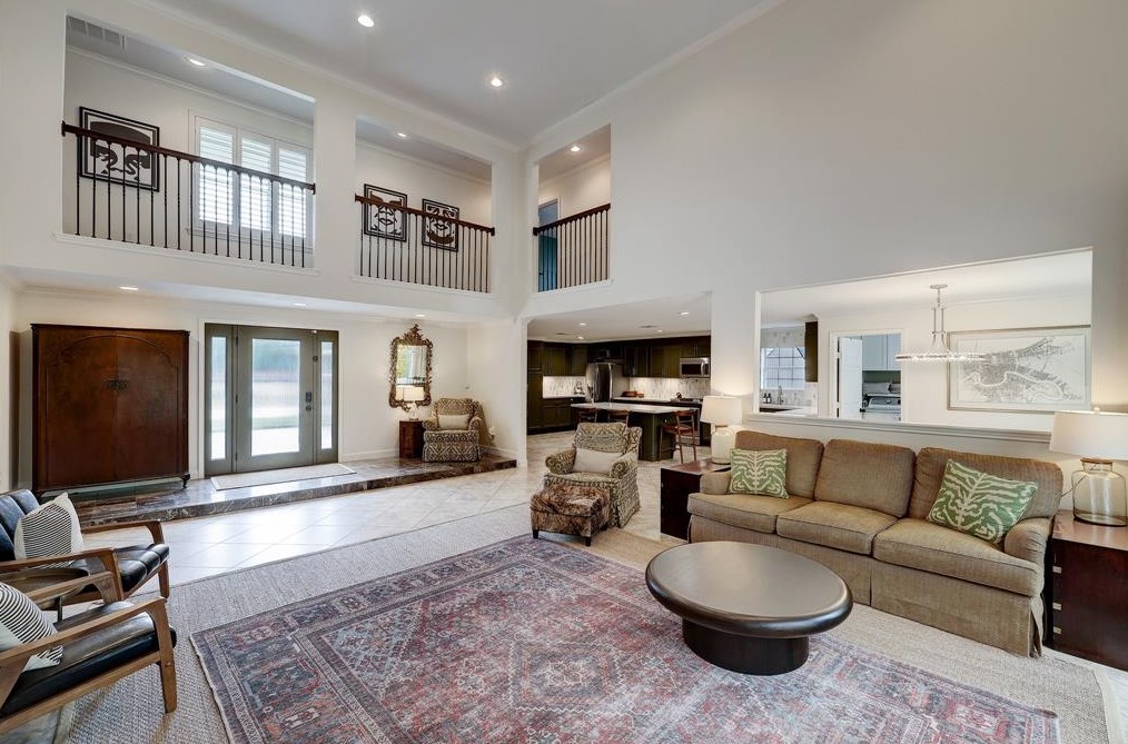 503 Blue Willow Dr, Houston TX  77042-3001 exterior