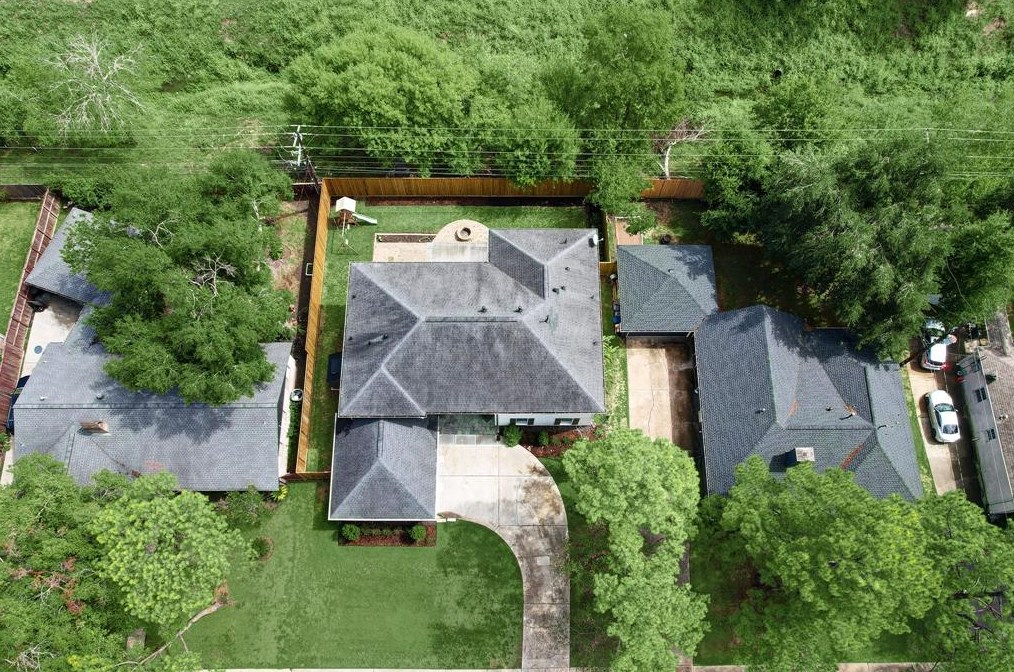 503 Blue Willow Dr, Houston TX  77042-3001 exterior