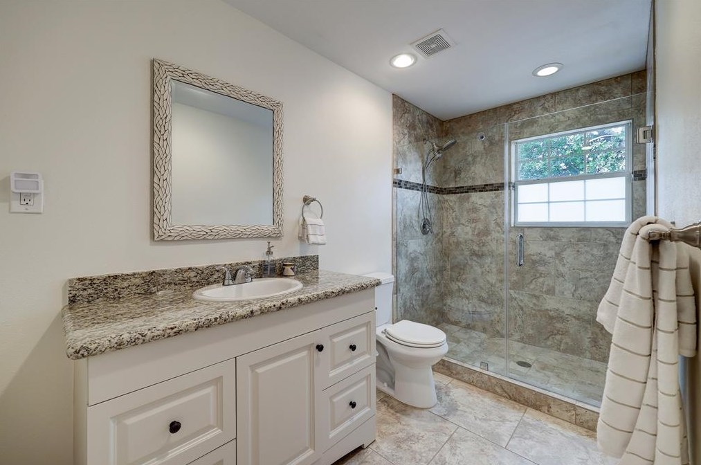 503 Blue Willow Dr, Houston TX  77042-3001 exterior