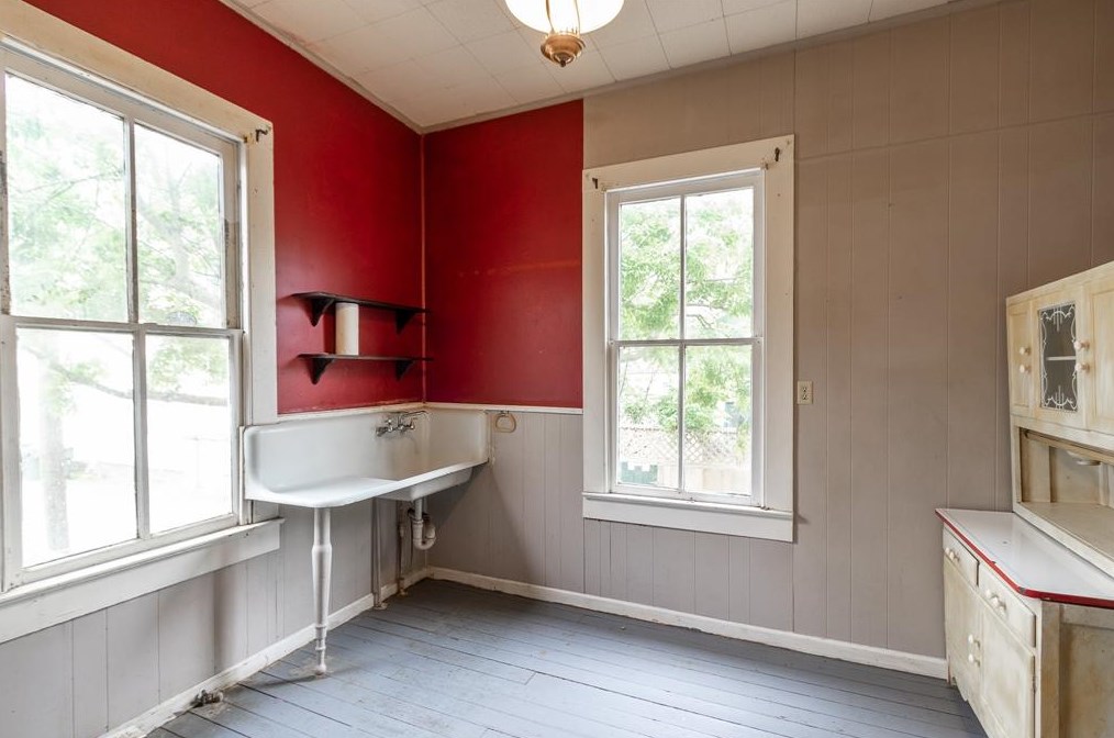 812 18 St, Galveston TX 77550-4928 exterior