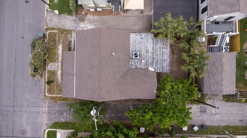 812 18 St, Galveston TX 77550-4928 exterior