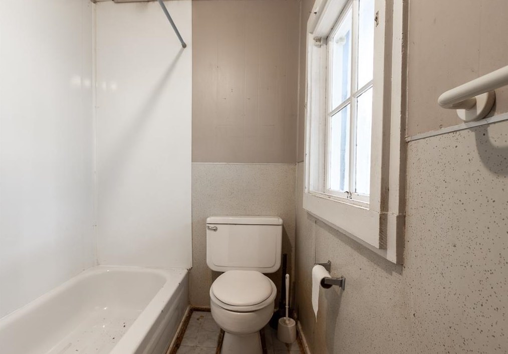 812 18 St, Galveston TX 77550-4928 exterior