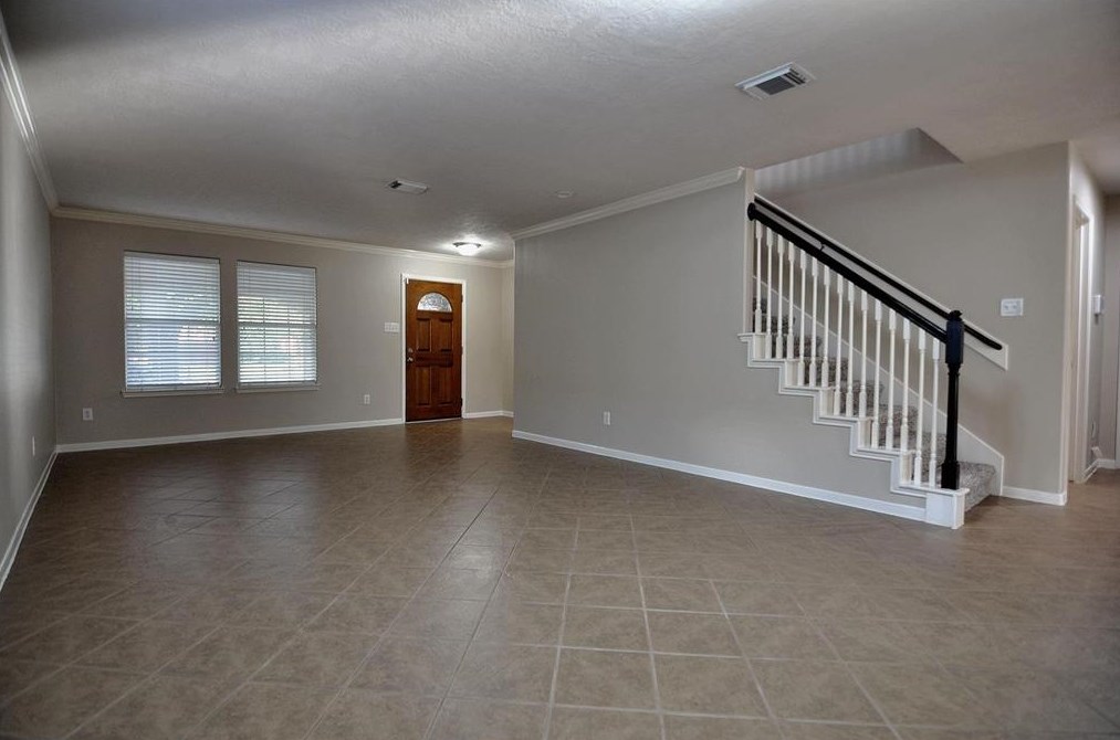 6706 Seminole Lodge Ln, Spring TX  77379-1963 exterior