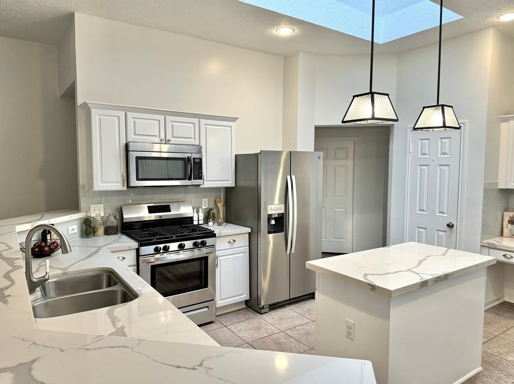 8835 Cross Country Dr, Humble TX  77346-6199 exterior