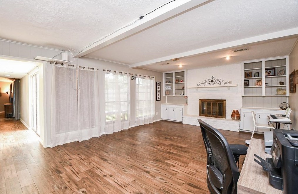 3707 Glenmeade Dr, Houston TX  77059-6004 exterior