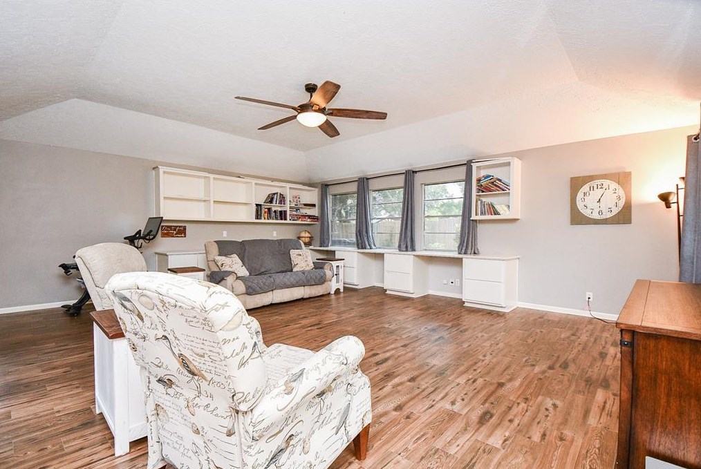 3707 Glenmeade Dr, Houston TX  77059-6004 exterior