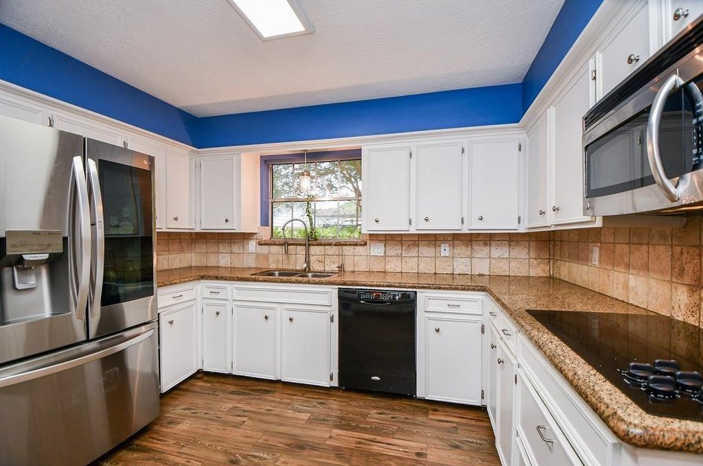 3707 Glenmeade Dr, Houston TX  77059-6004 exterior