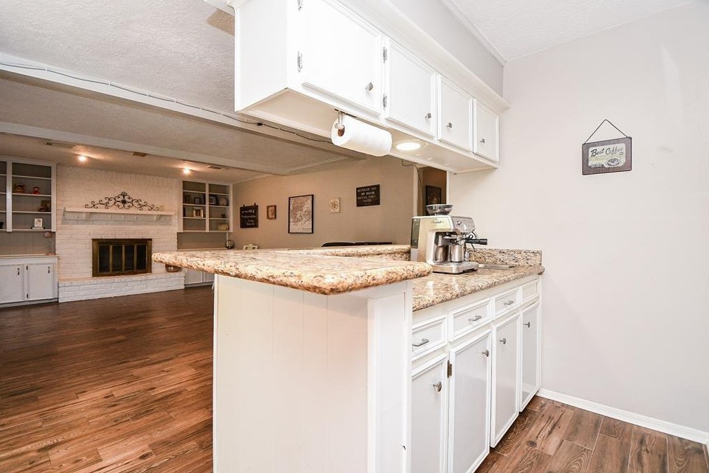 3707 Glenmeade Dr, Houston TX  77059-6004 exterior