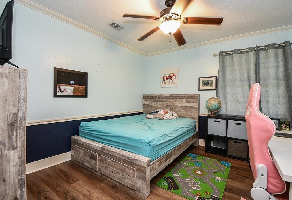 3707 Glenmeade Dr, Houston TX  77059-6004 exterior