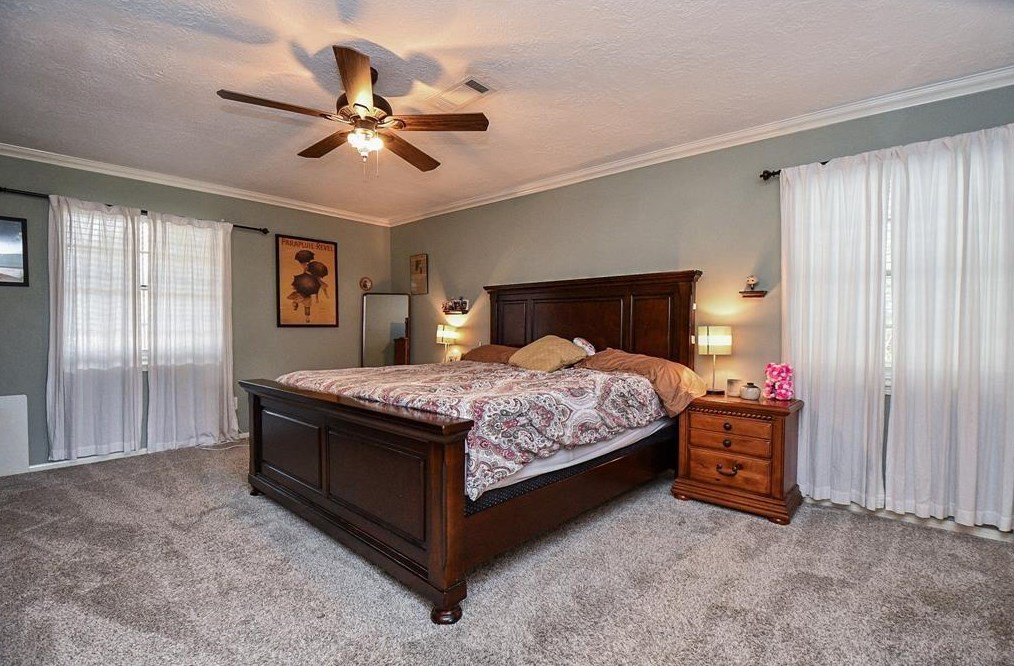 3707 Glenmeade Dr, Houston TX  77059-6004 exterior