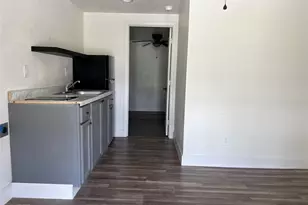 201 Eastwood St #S3, Houston, TX 77011 - Photo 11