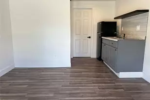 201 Eastwood St #S3, Houston, TX 77011 - Photo 15