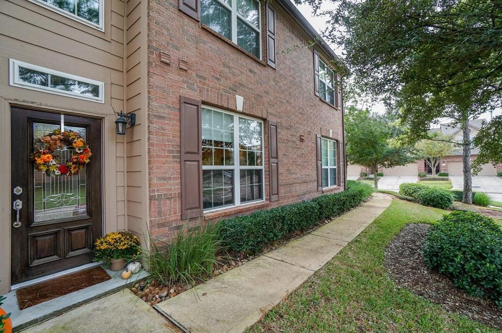 1211 Glenwood Canyon Ln, Houston TX  77077-1055 exterior