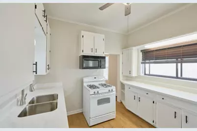 219 W 13th Street, Houston, TX 77008 - Photo 13