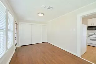 219 W 13th St, Houston, TX 77008 - Photo 15